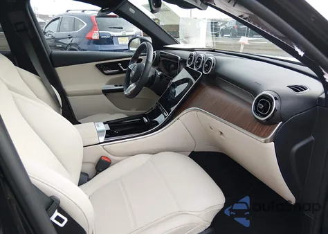 2025 Mercedes-Benz Glc 300 4Matic Suv z USA, uszkodzony, nr VIN W1NKM4HB3SF374086